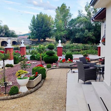 Casa La Riera Villa Salinas De Pisuerga Exteriör bild